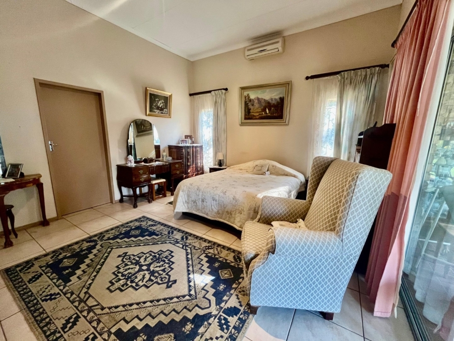 4 Bedroom Property for Sale in Safari Gardens North West